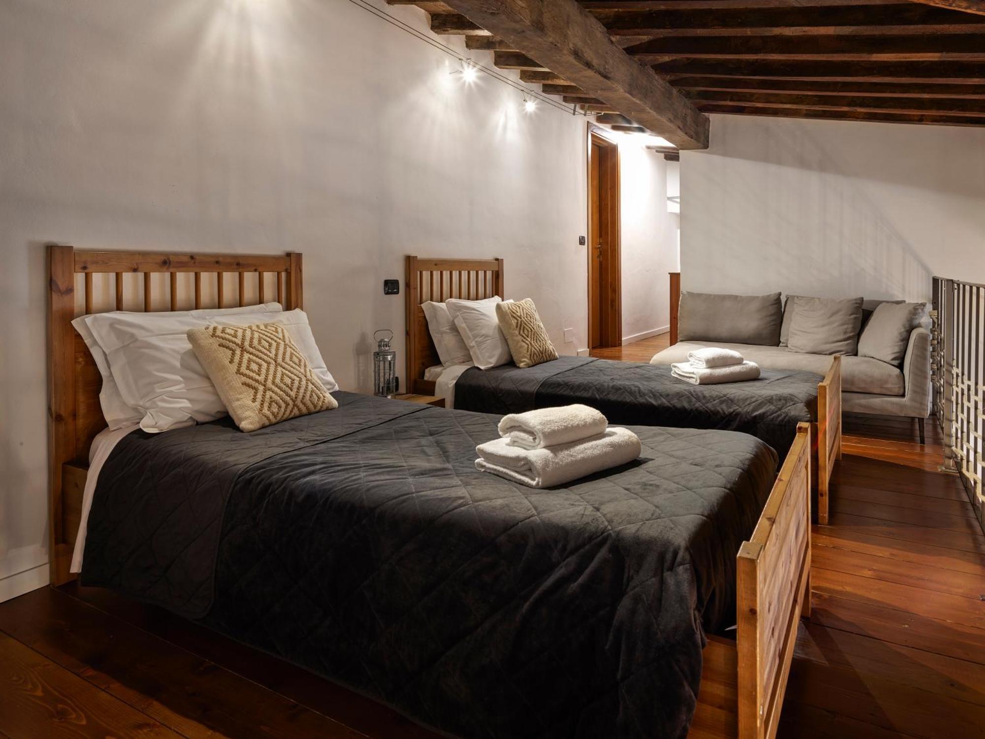 One Of A Kind Near The Duomo W/Balcony Palace Apt Firenze Bagian luar foto