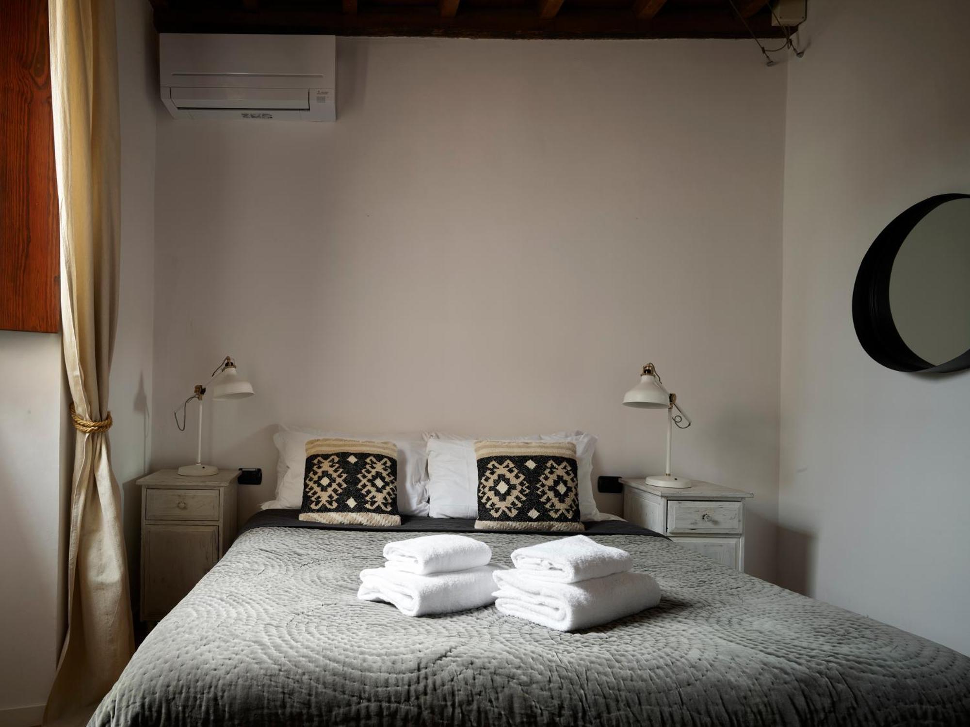 One Of A Kind Near The Duomo W/Balcony Palace Apt Firenze Bagian luar foto