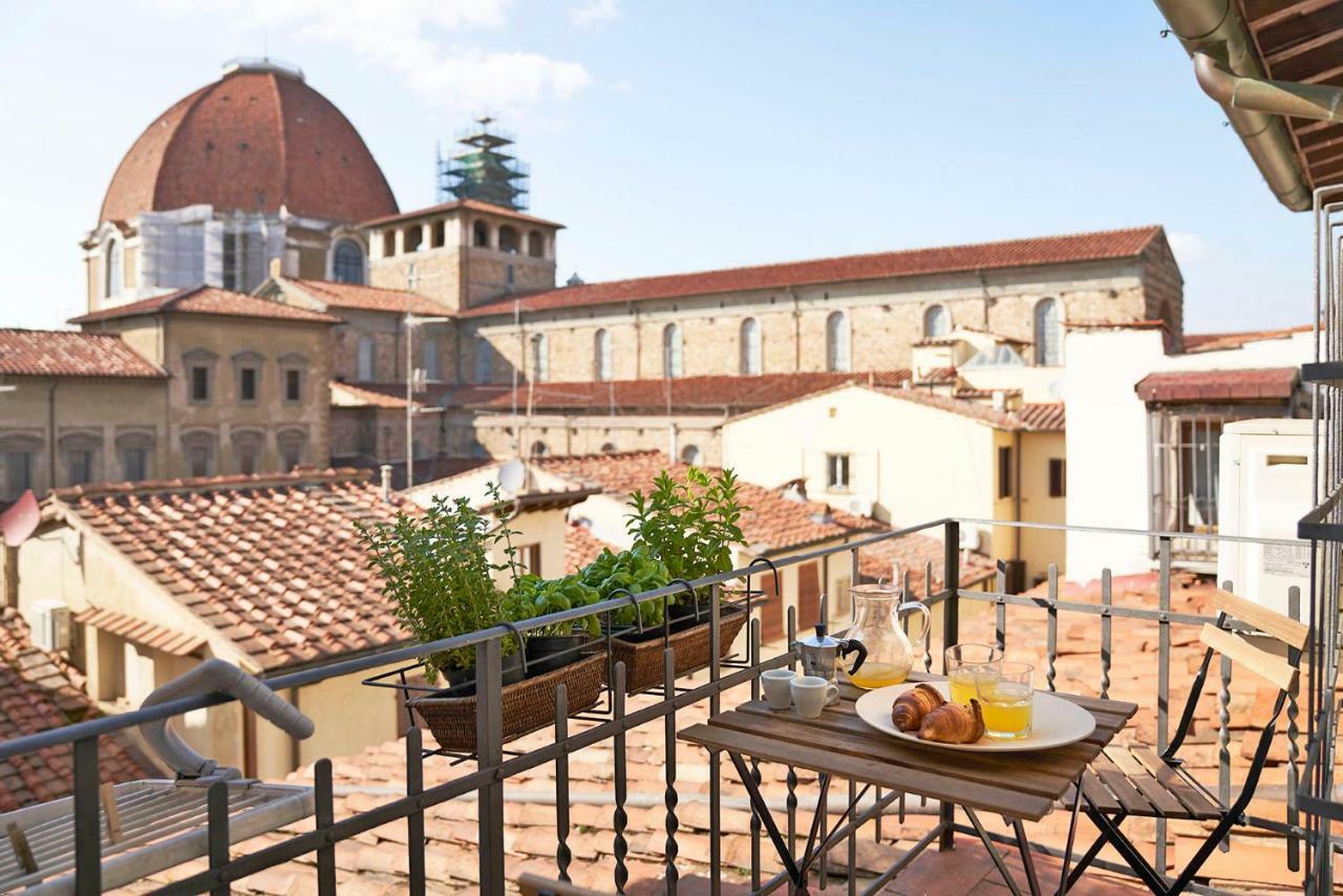 One Of A Kind Near The Duomo W/Balcony Palace Apt Firenze Bagian luar foto